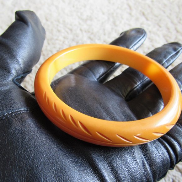 Butterscotch Carved Bakelite Bangle Tested - Picture 1 of 5